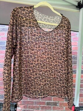 Women’s Brown Leopard Print Long-Sleeve MESH Top
